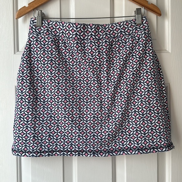 T by Talbots everyday yoga skirt with short pink and navy medallion print medium - Picture 3 of 6